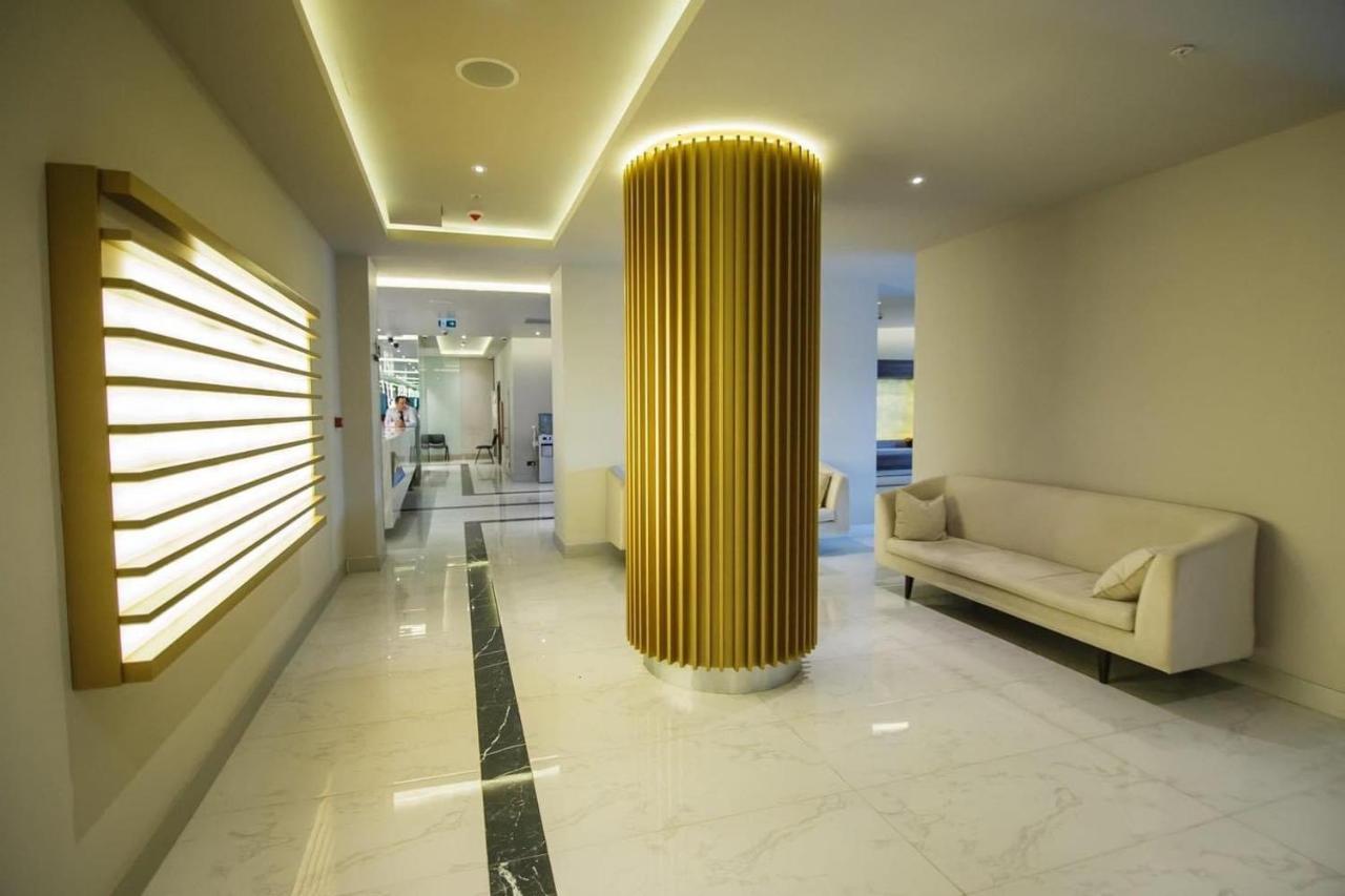 Batumi Aparthotel Orbi Twin Skyscraper ภายนอก รูปภาพ